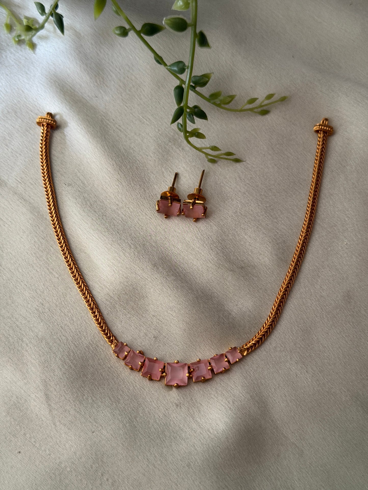 Kani Stone Choker
