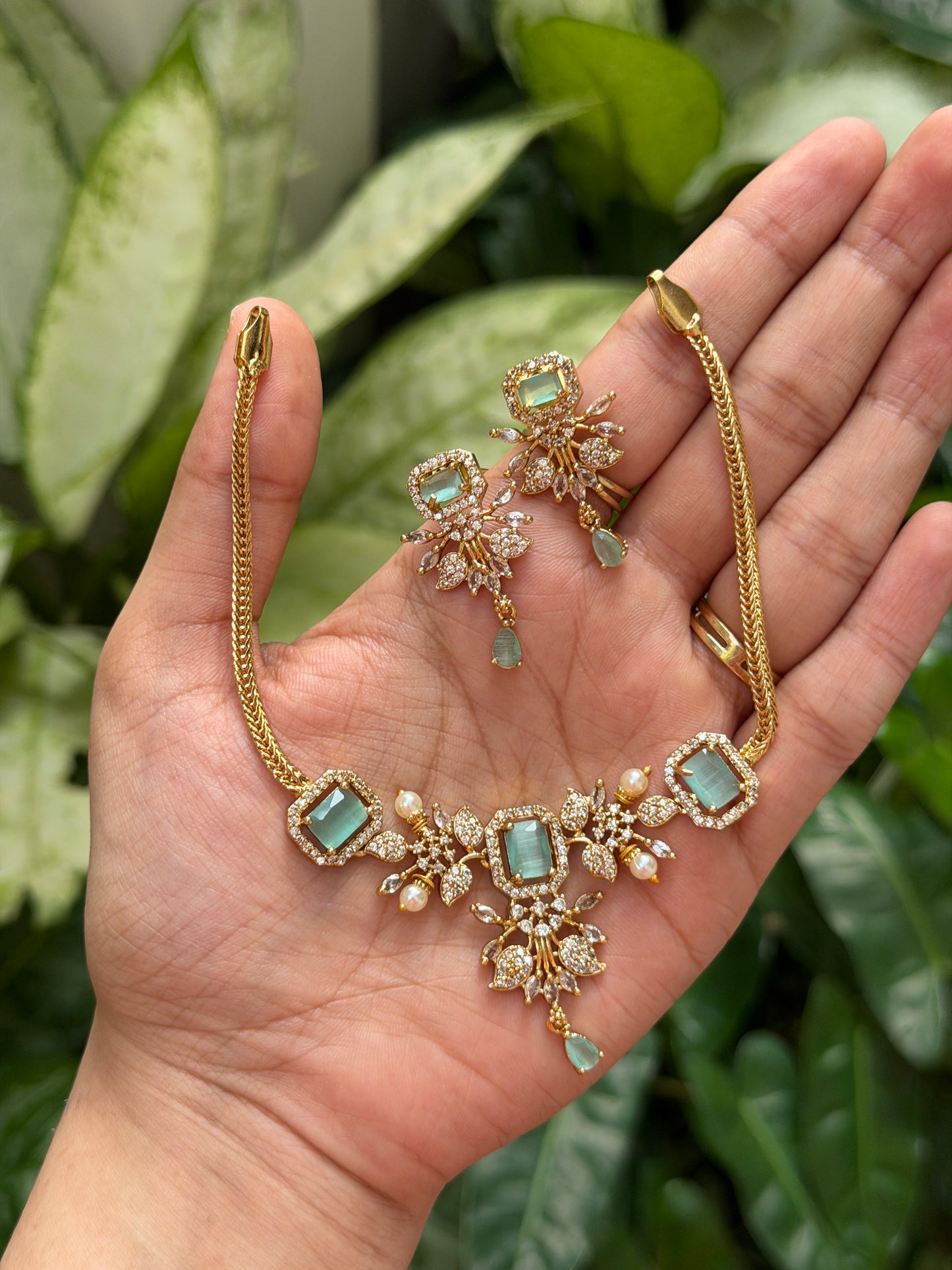 Freya AD Choker