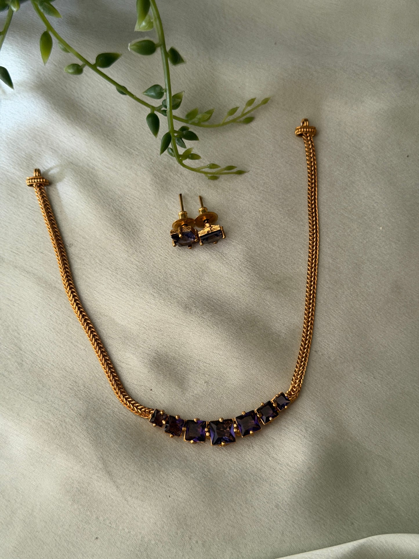 Kani Stone Choker