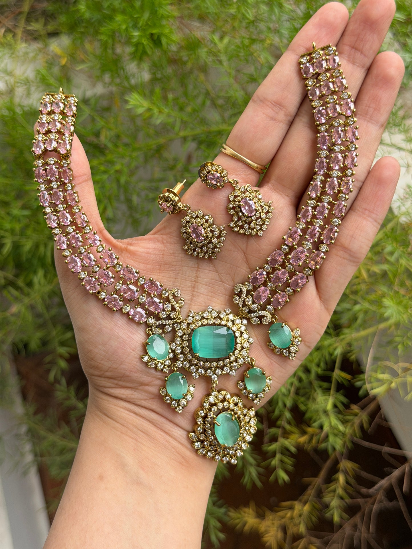 Vistaara Crystal Necklace