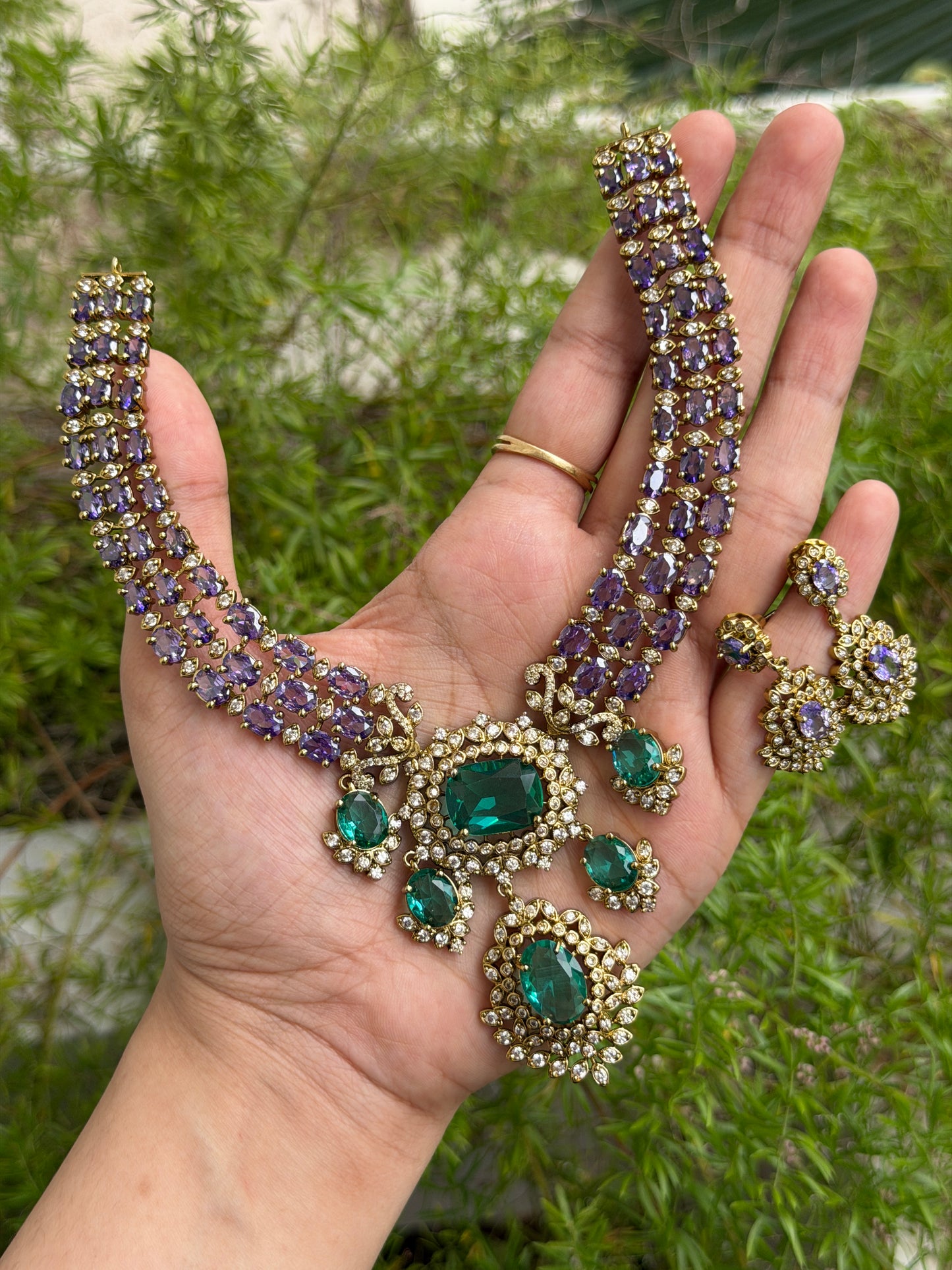 Vistaara Crystal Necklace
