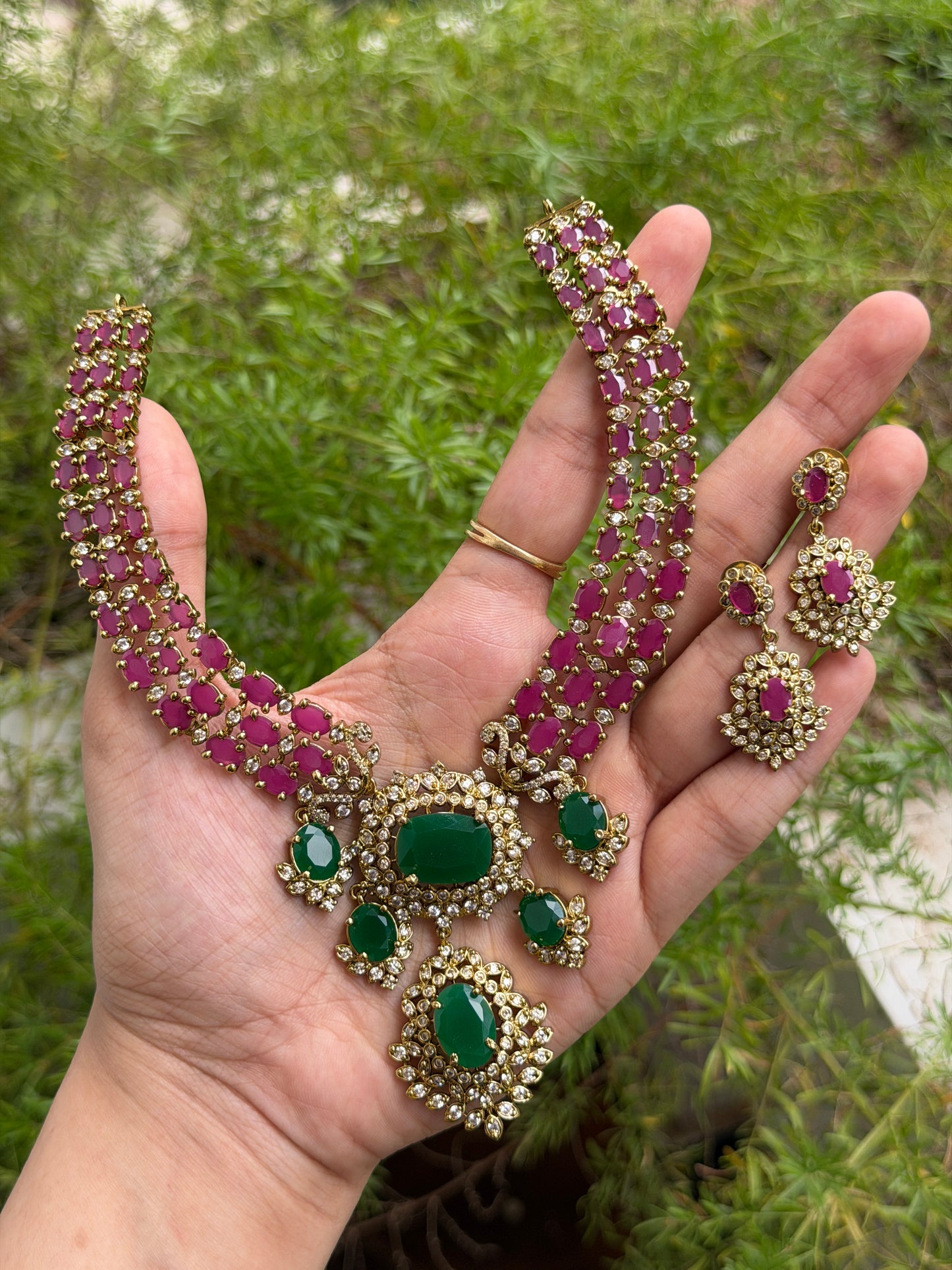 Vistaara Crystal Necklace