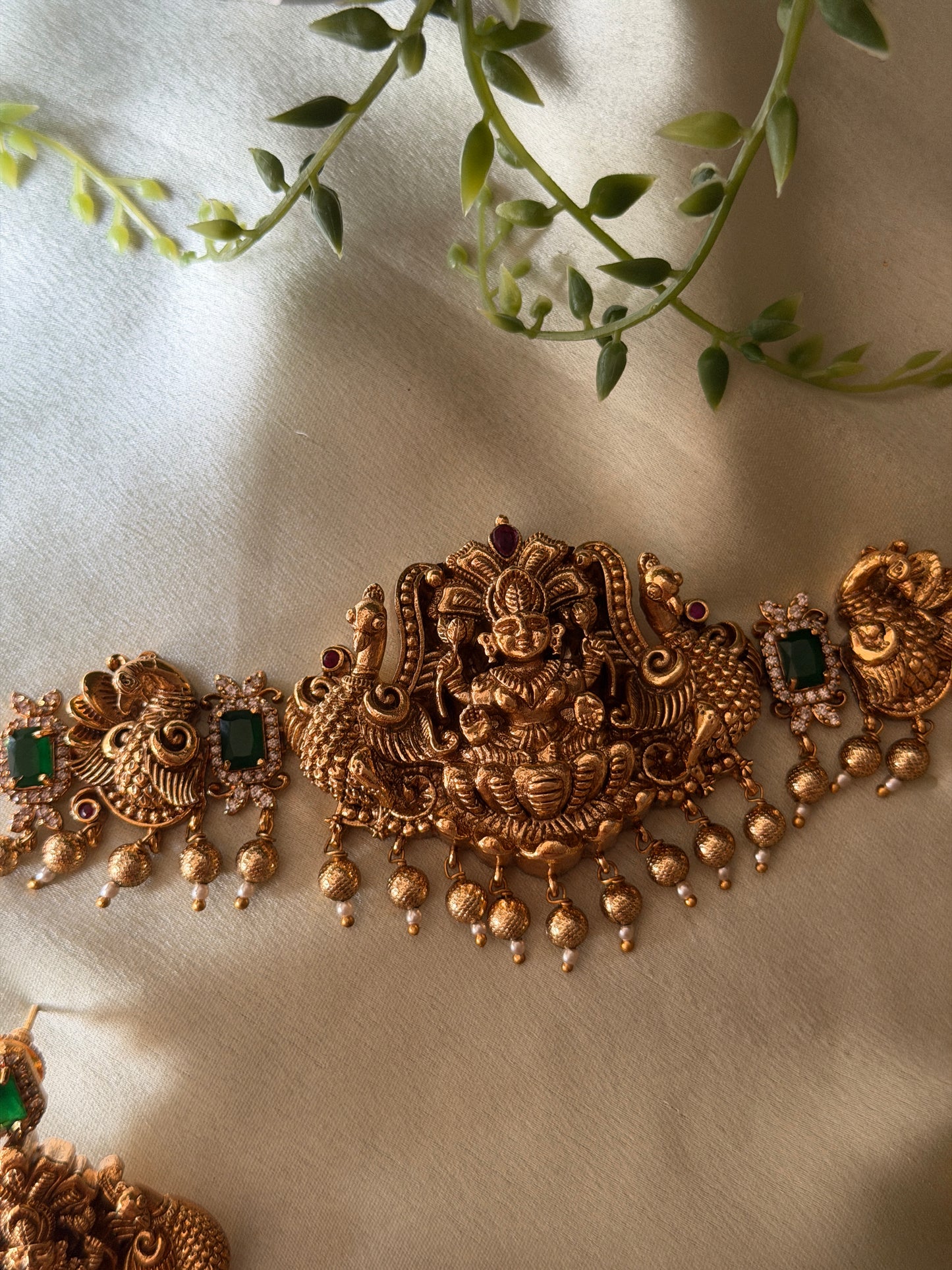 Nilakasha Antique Choker