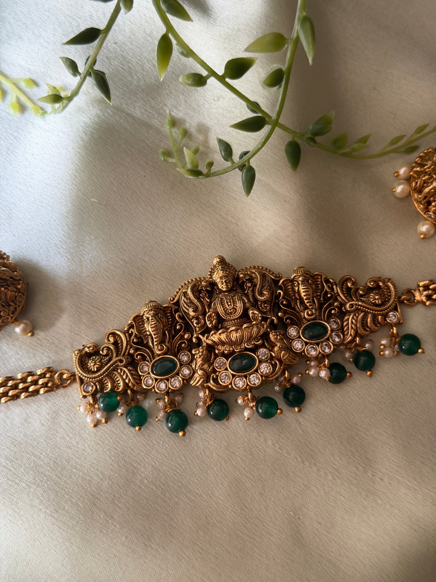 Poorvika Antique Choker