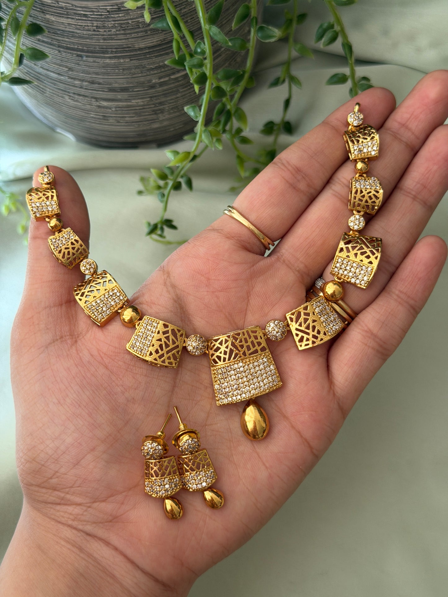 Mizu AD Necklace