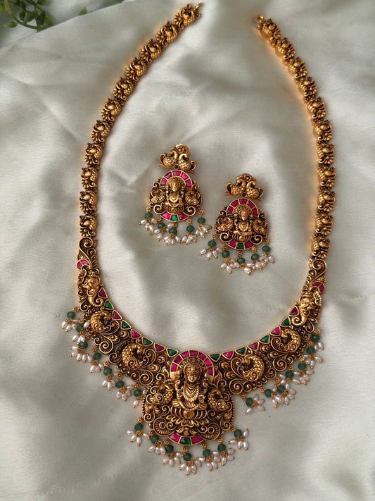 Adviksha Jadau Haaram Set