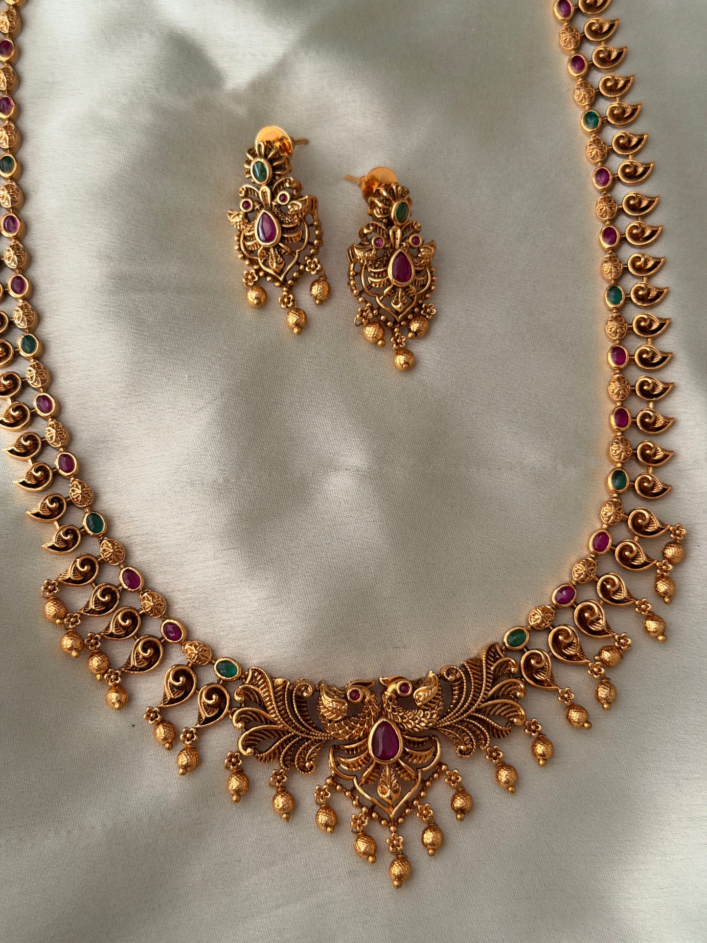 Adithri Antique Haaram