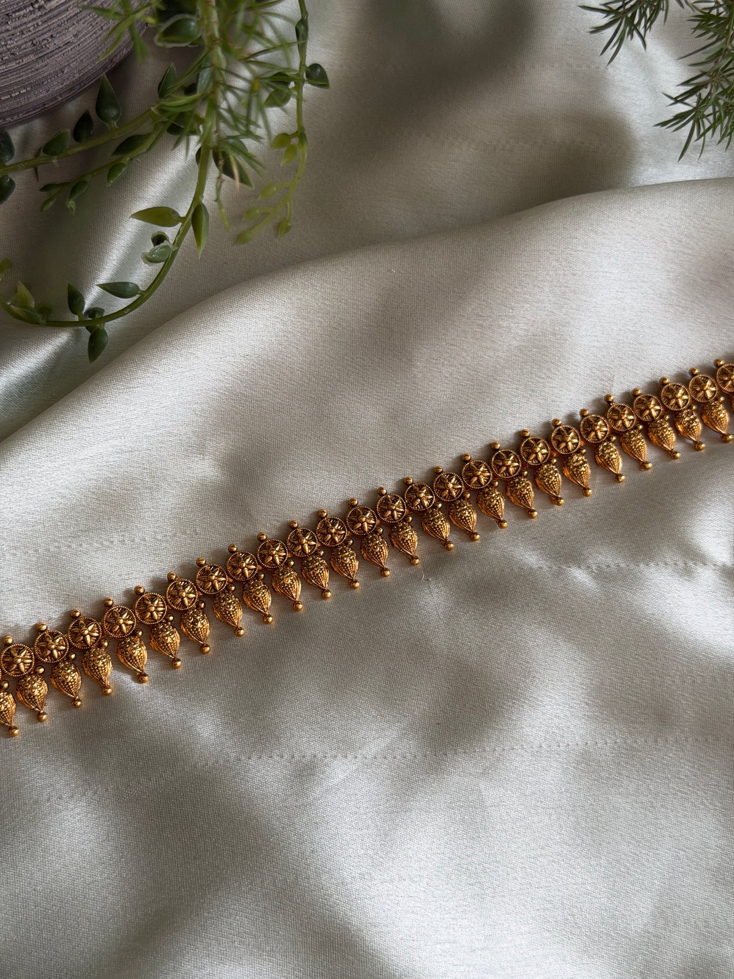 Dhaarika Hip chain
