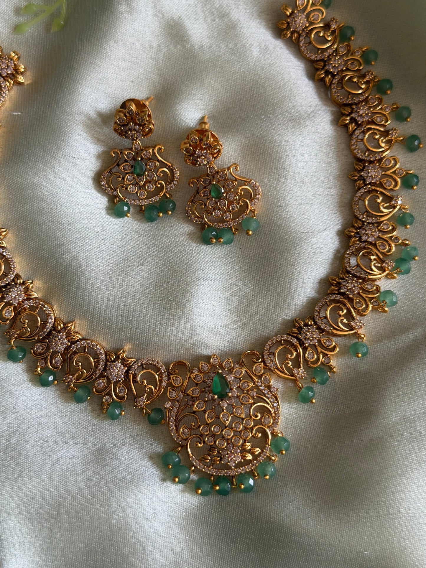 Arjitha Emerald Necklace