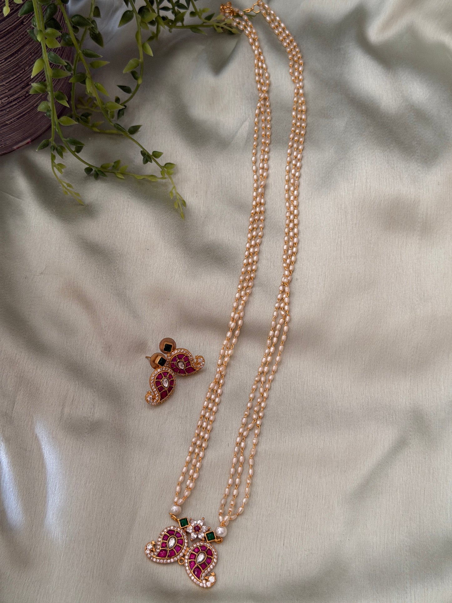 Bhilva Pearl Chain