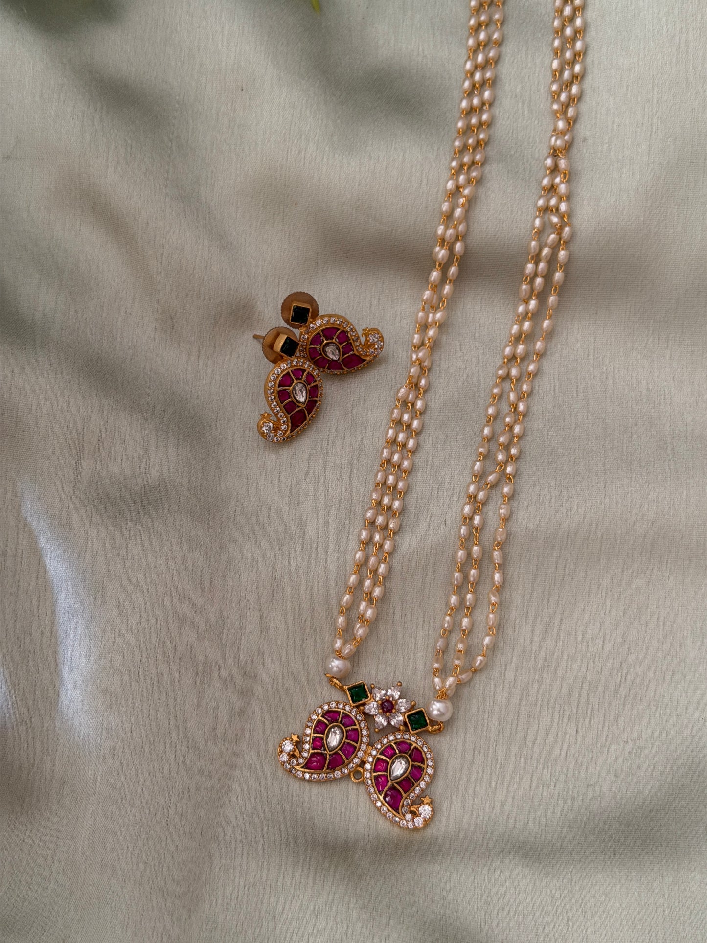 Bhilva Pearl Chain