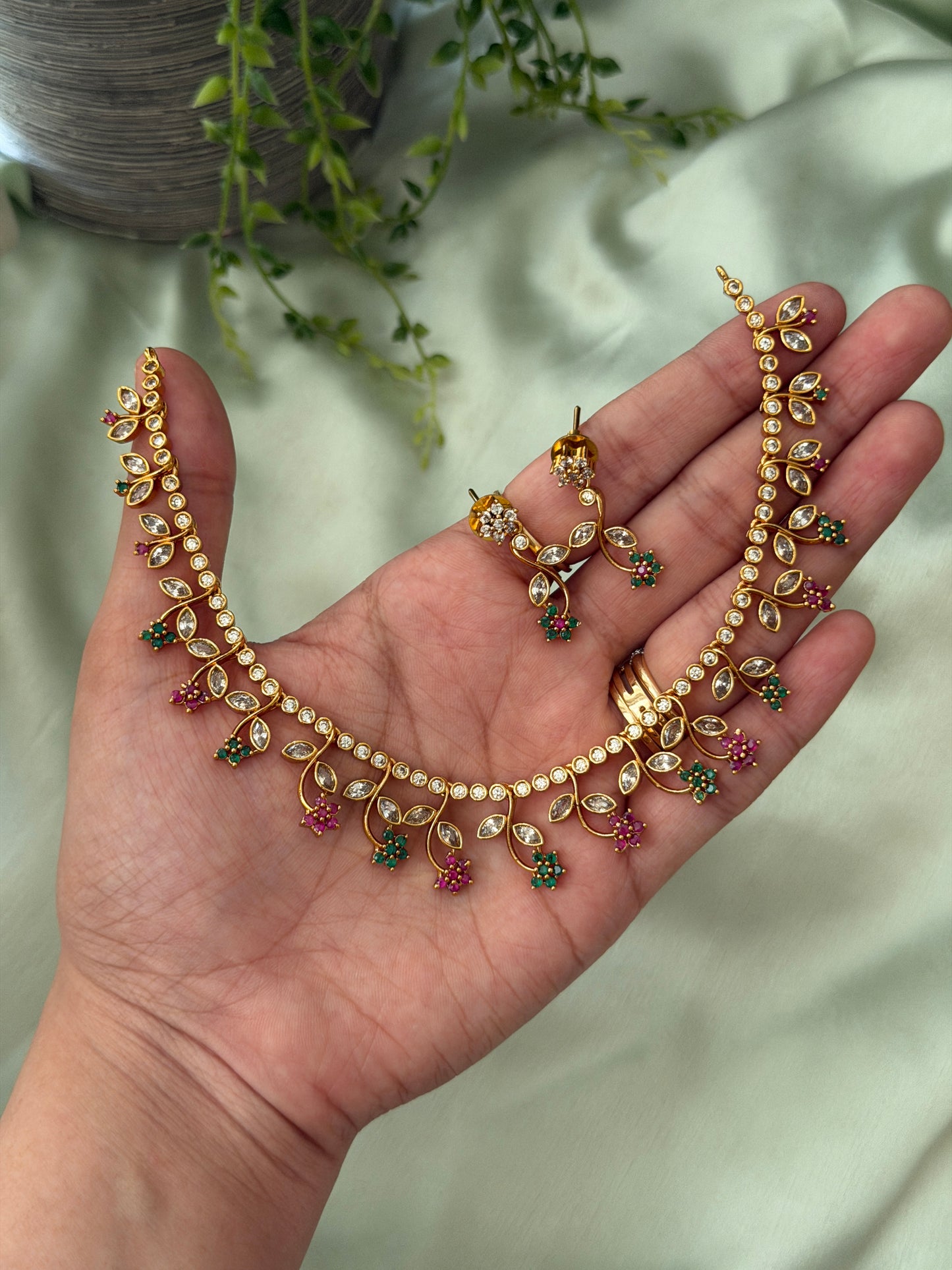Presta Creeper Necklace