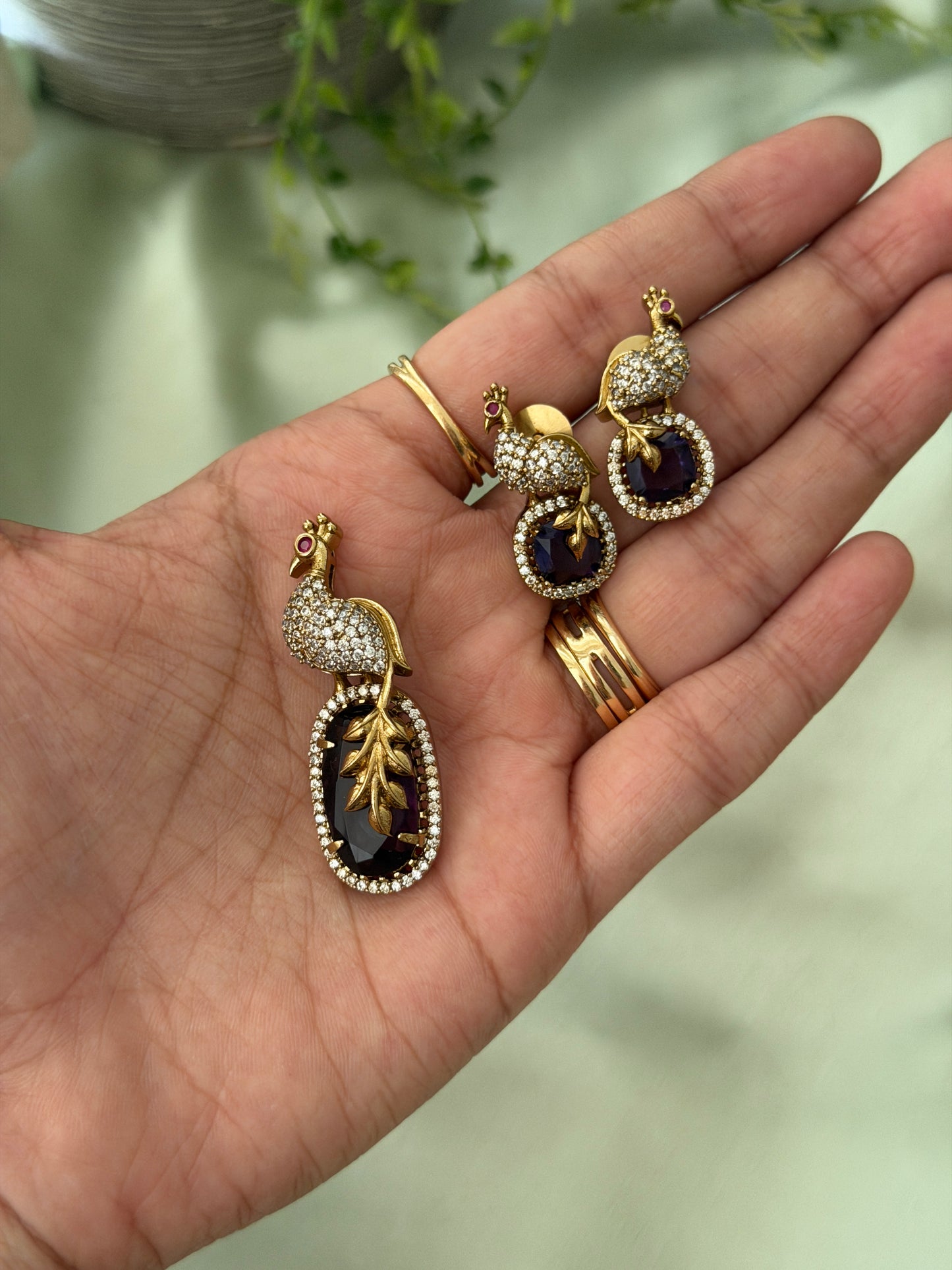 Kasthoori Pendant and Earrings