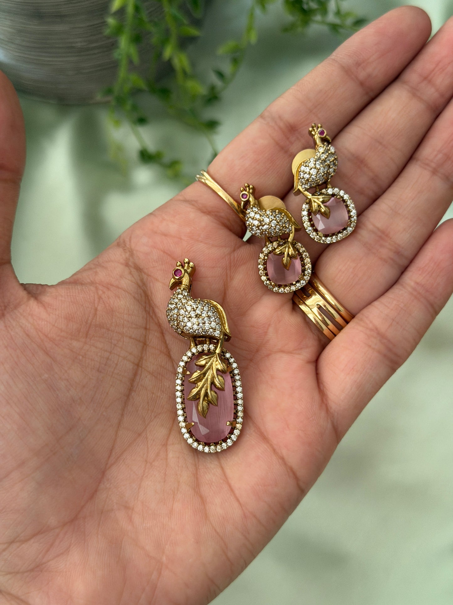 Kasthoori Pendant and Earrings