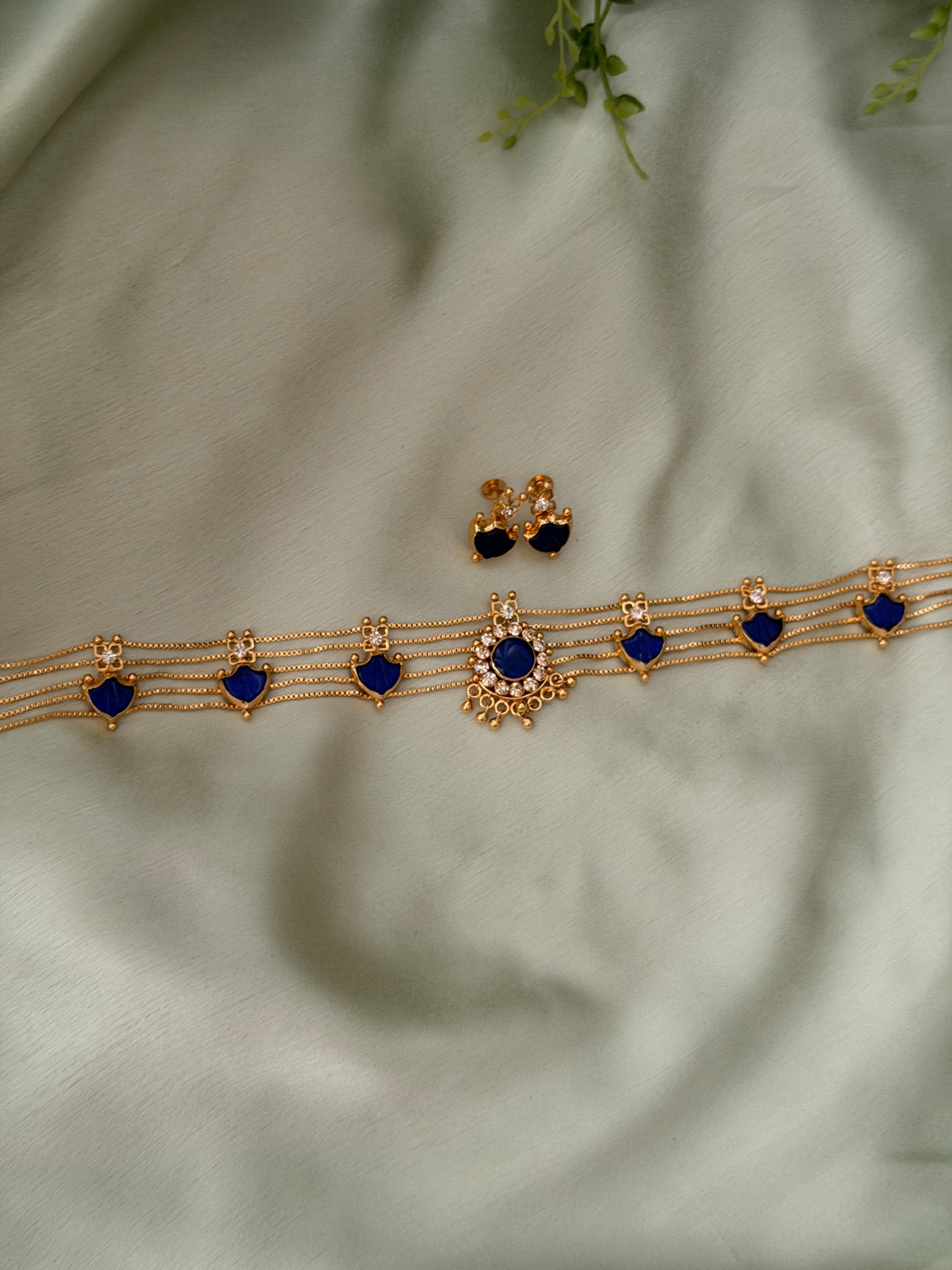 Sapphire Nagapada Choker