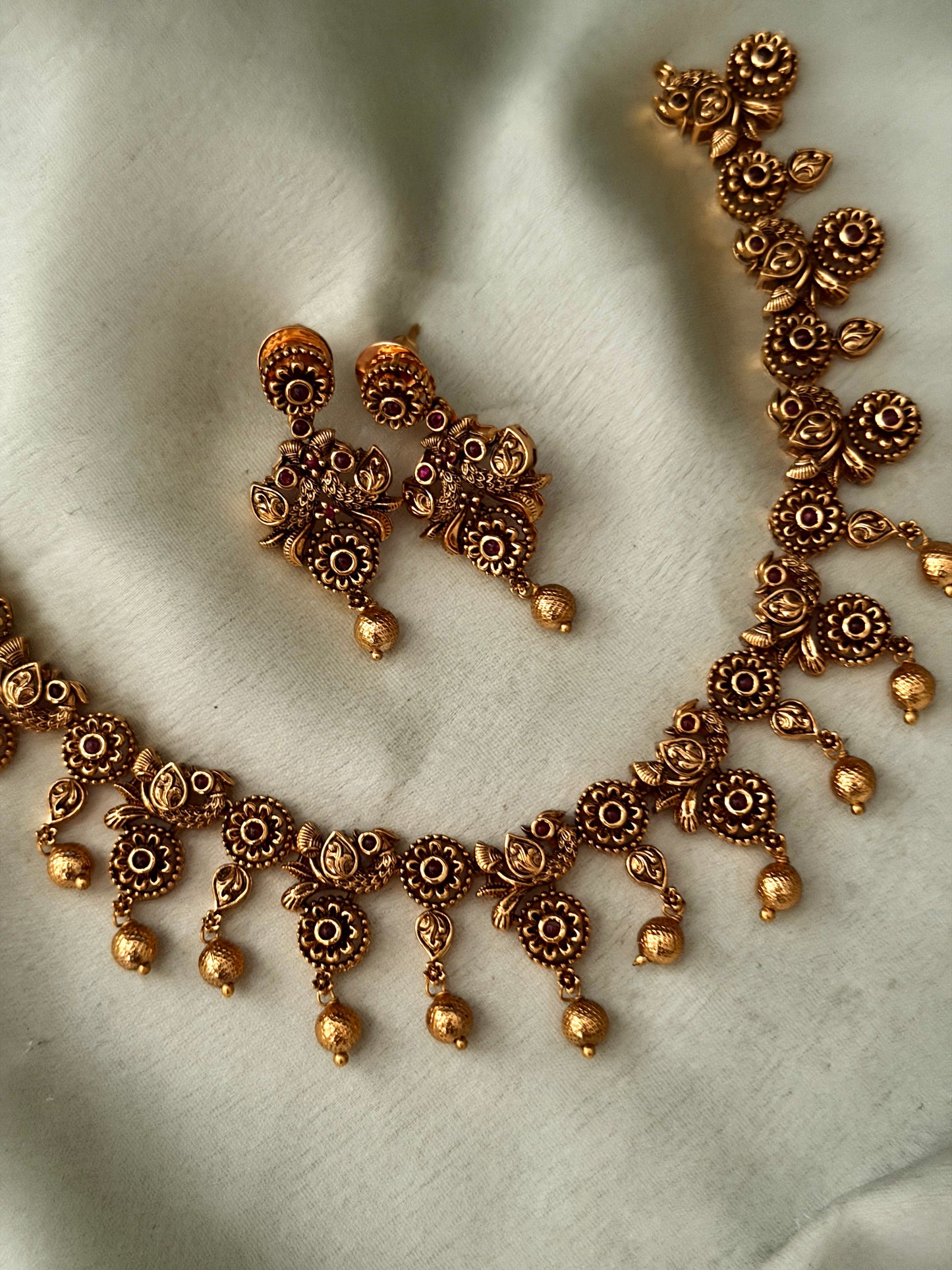 Mythrika Antique Necklace