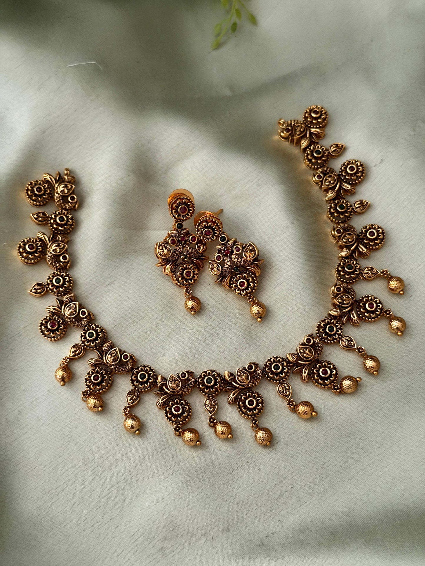 Mythrika Antique Necklace