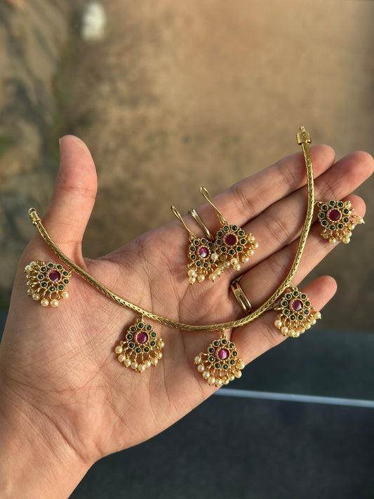 Cluster Pendant Choker