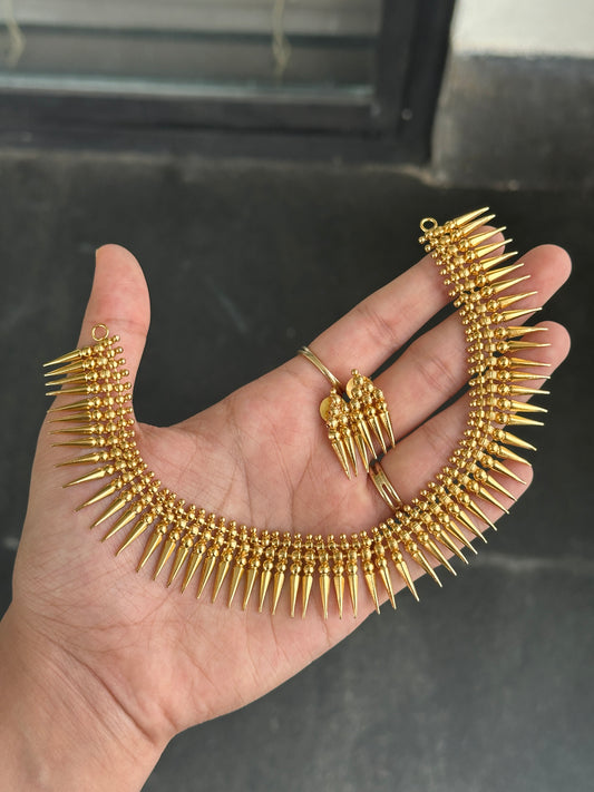 Light weighted Mullamottu Maala