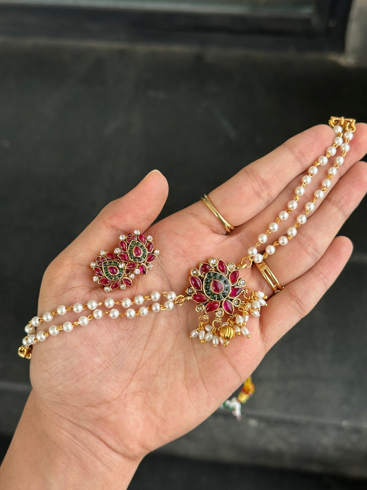 Uno Lotus Pearl Choker