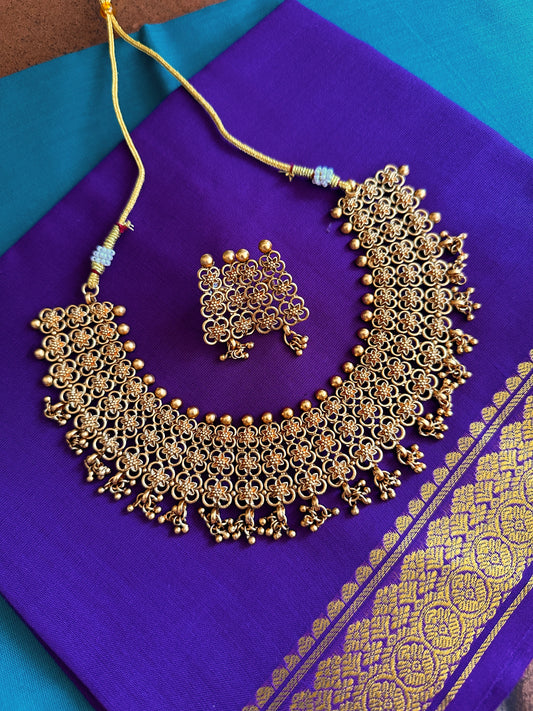 Ozy Antique Necklace
