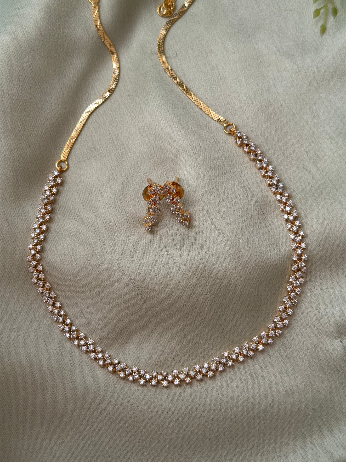 Constance Diamond Replica Choker