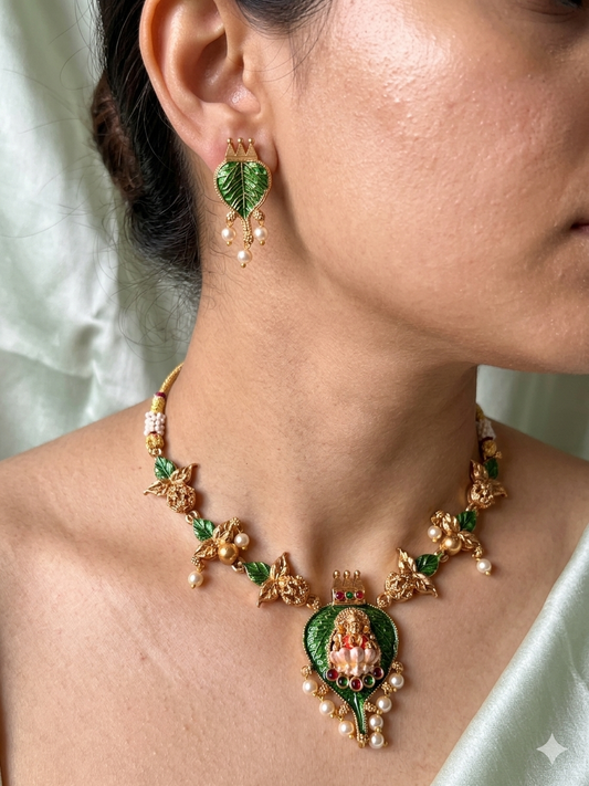 Tambula Hand Painted Necklace set