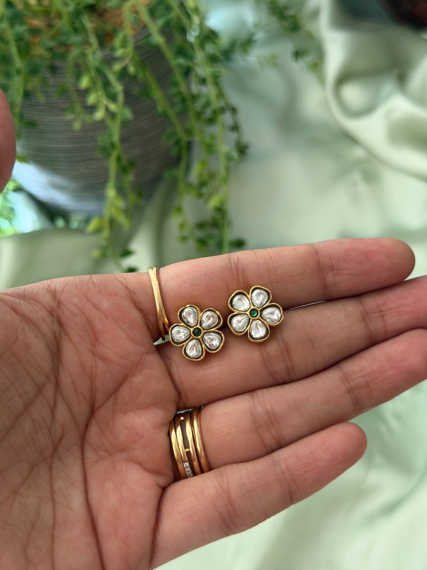 Jadau Chitra Studs