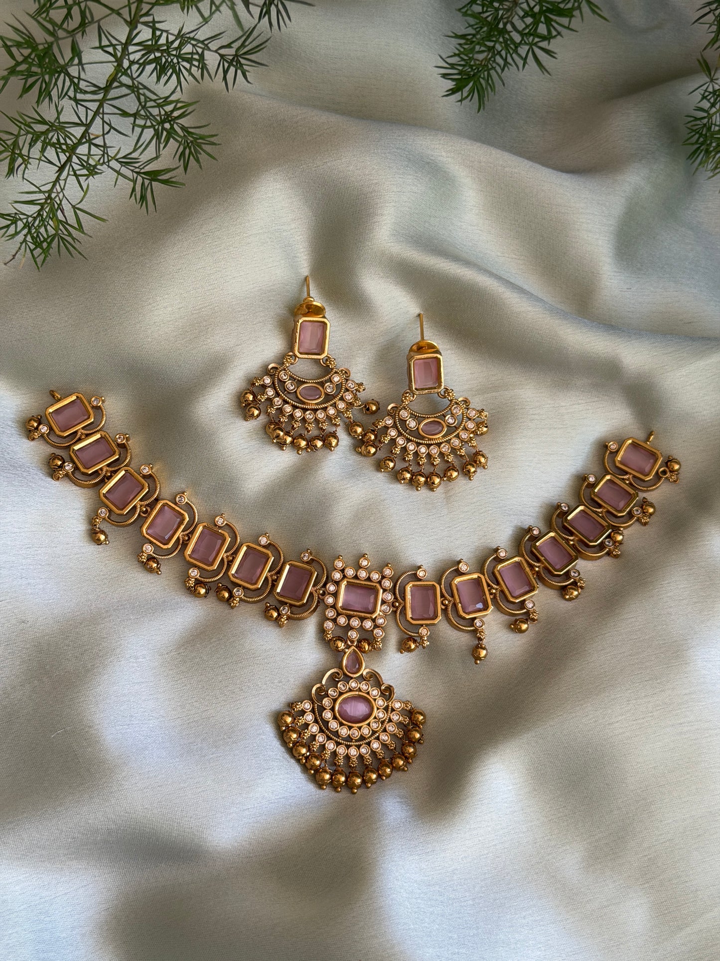Geetika Attigai Premium (Gold Beads)