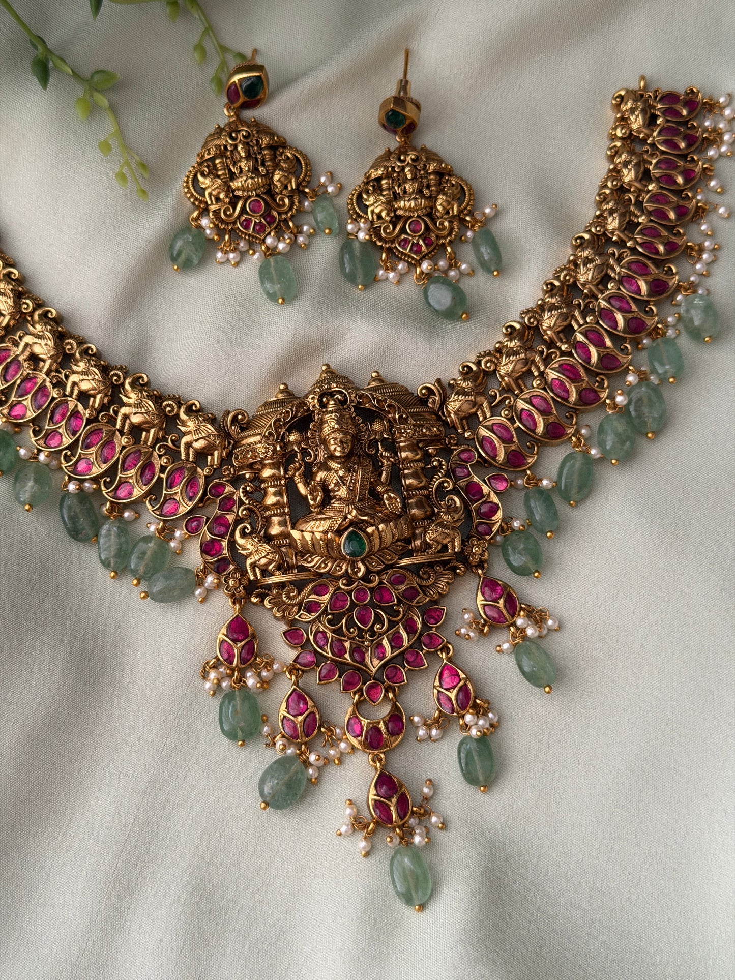 Ushas Jadau Beauty
