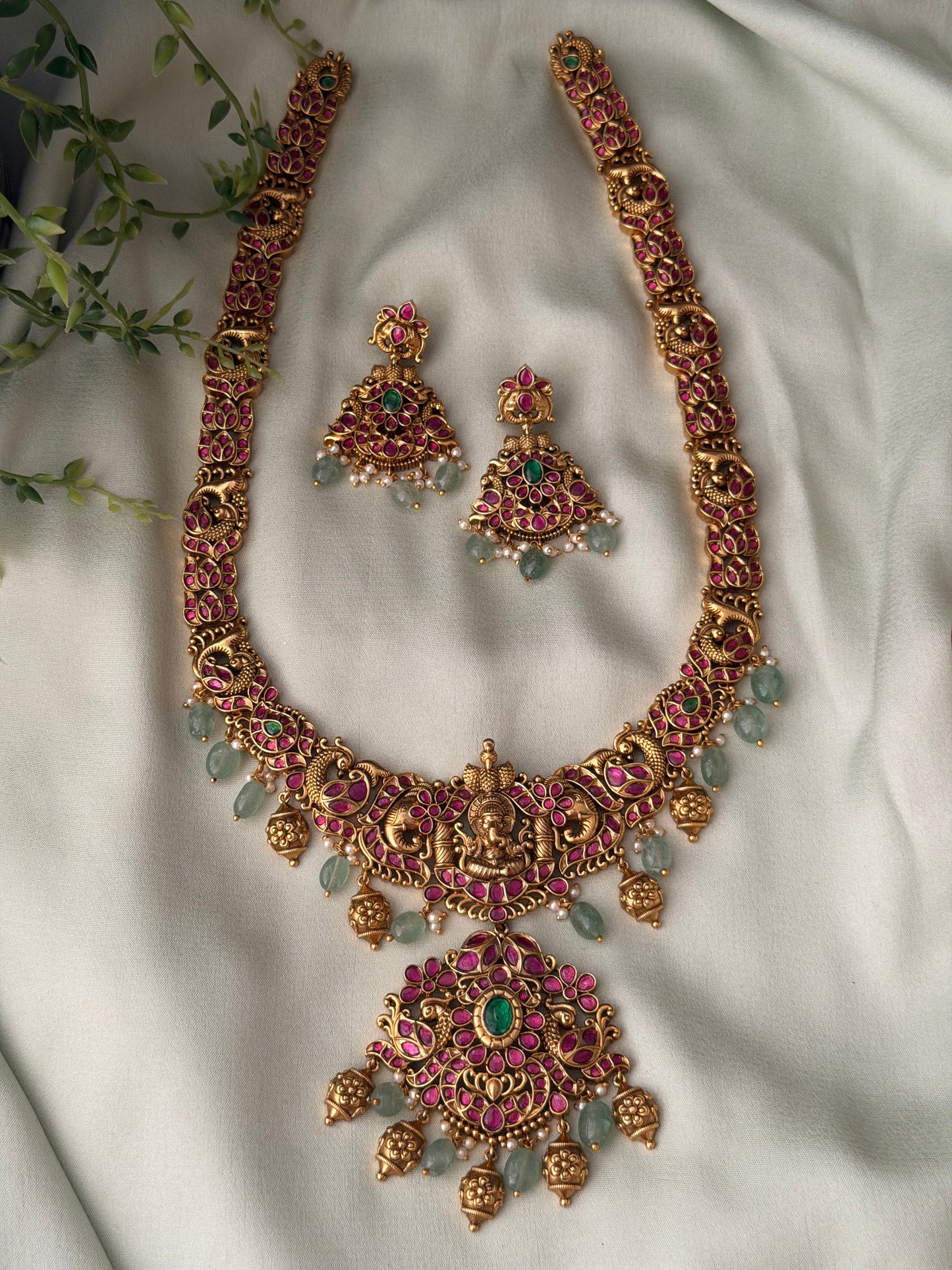 Vishaka Jadau Haaram