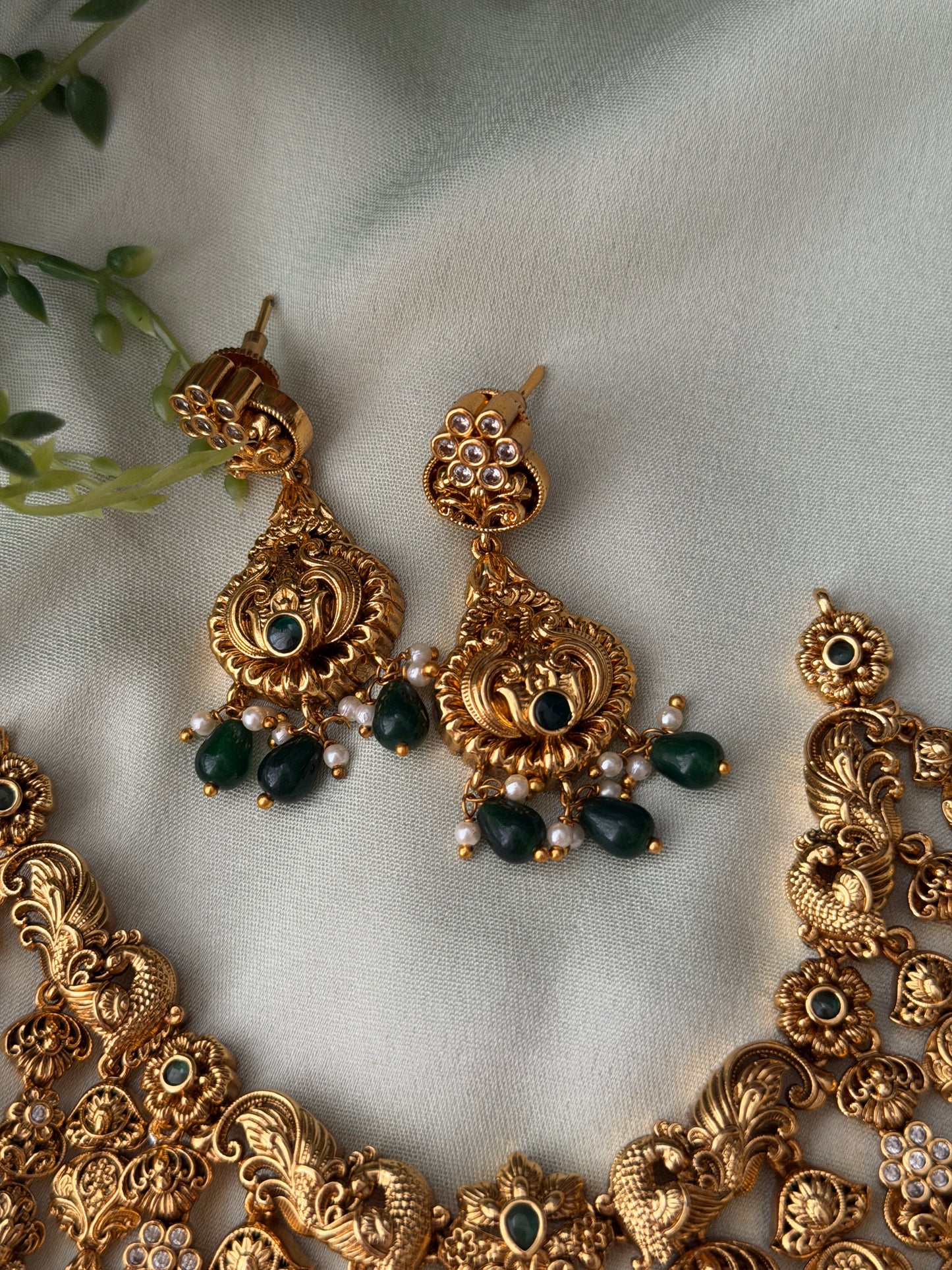 Viniya Gold Replica