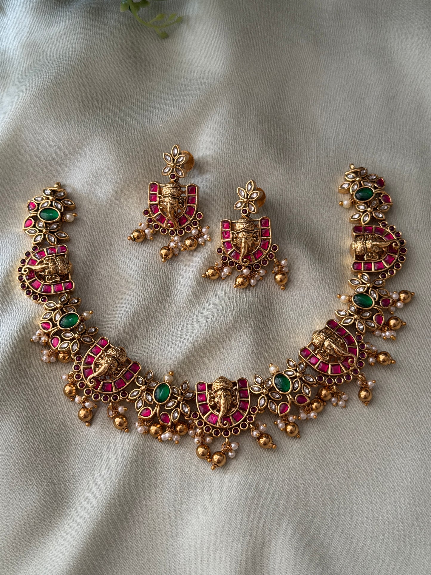 Vakatunda Jadau Necklace
