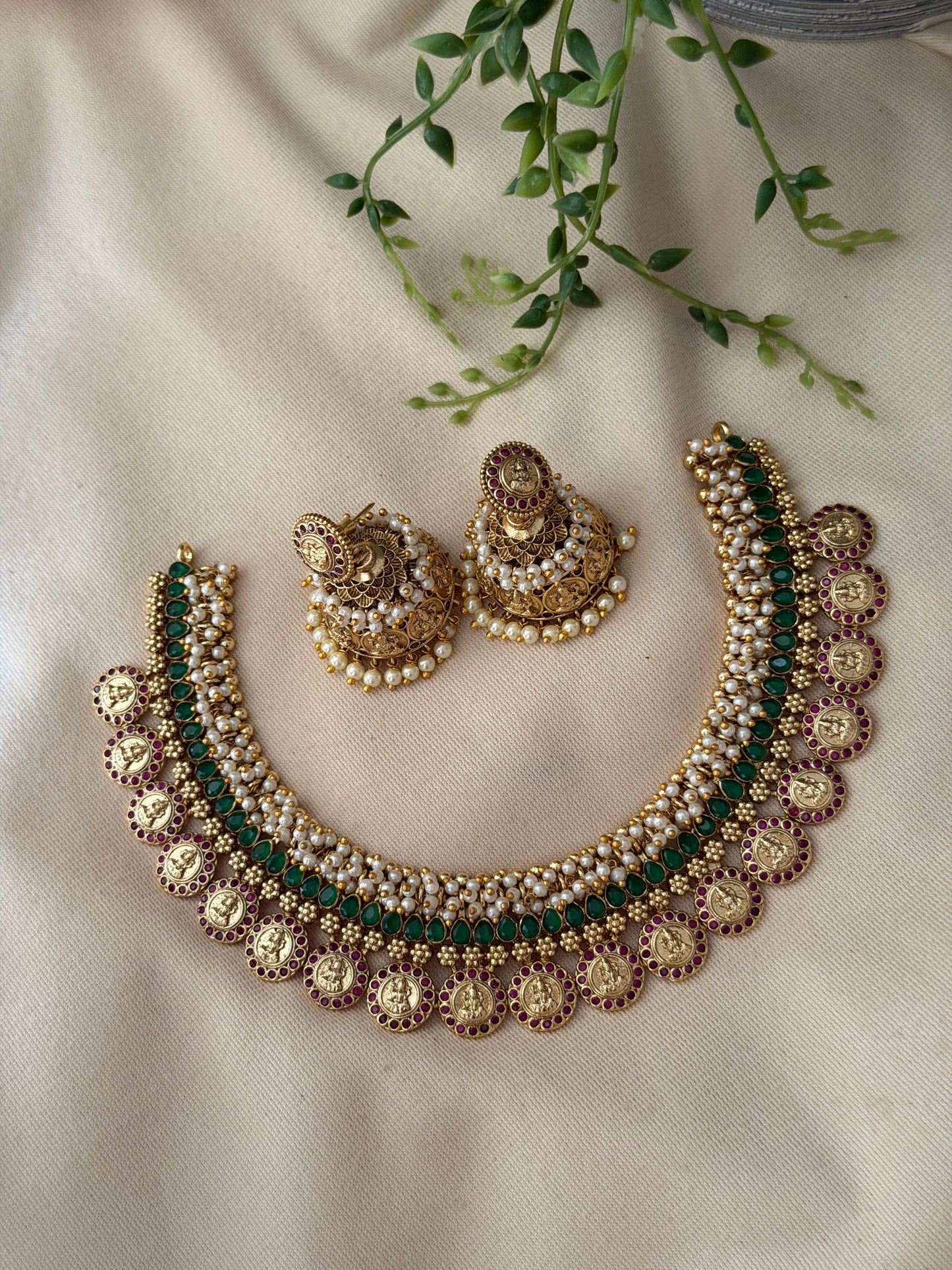 Cluster Pearl Kaashu Necklace