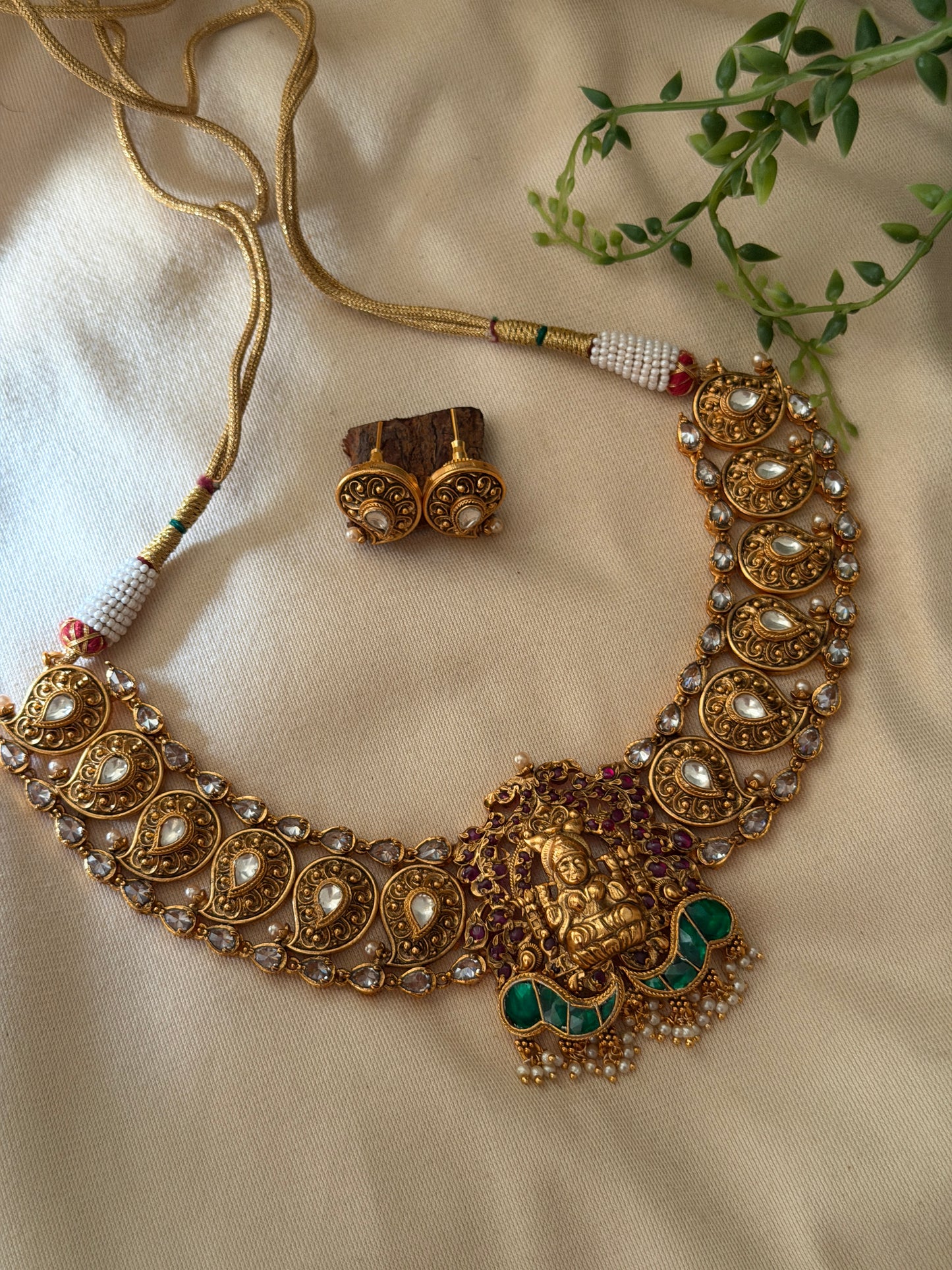 Saavitri Jadau Necklace