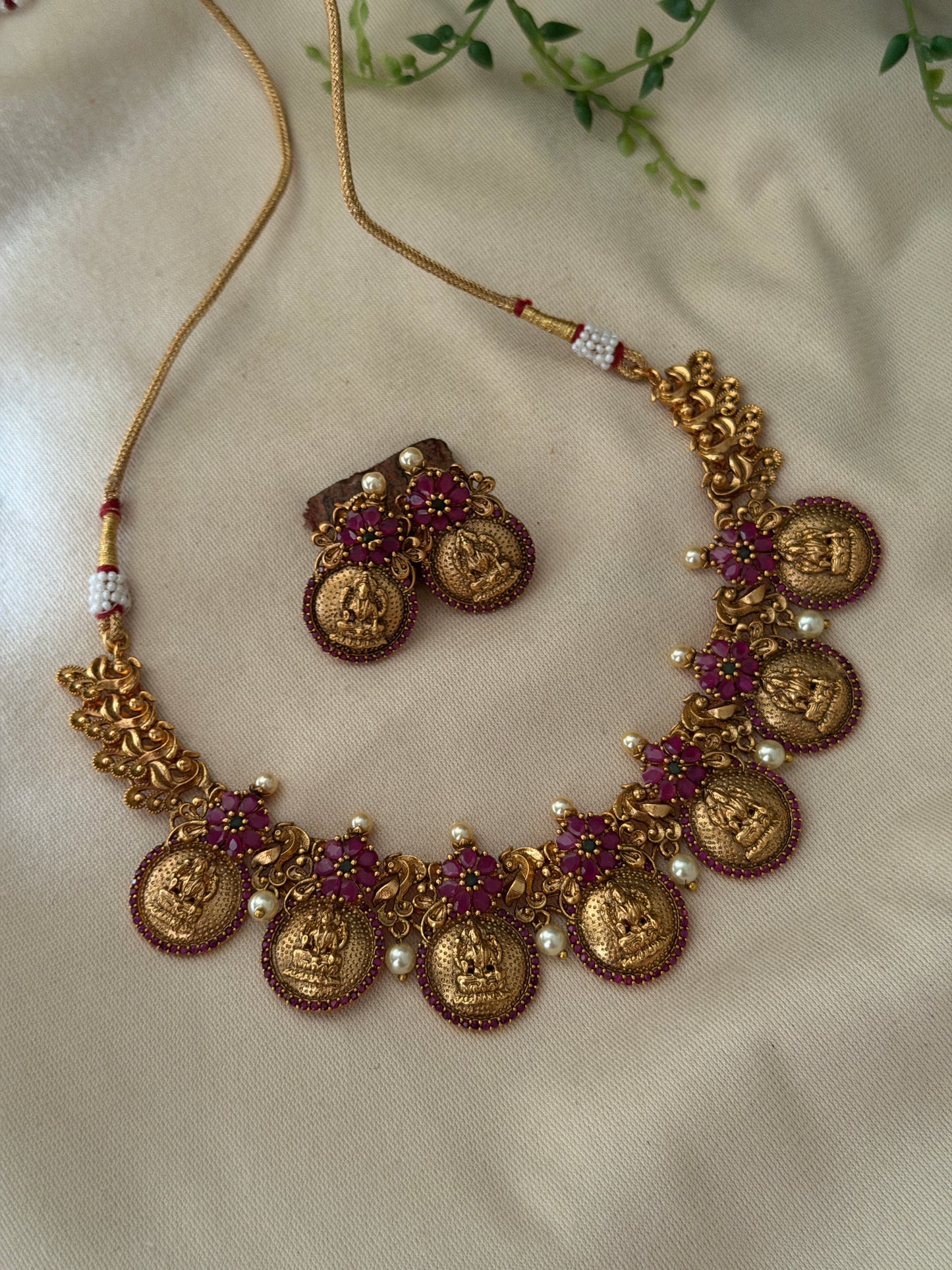 AD floral Kaashu Maala