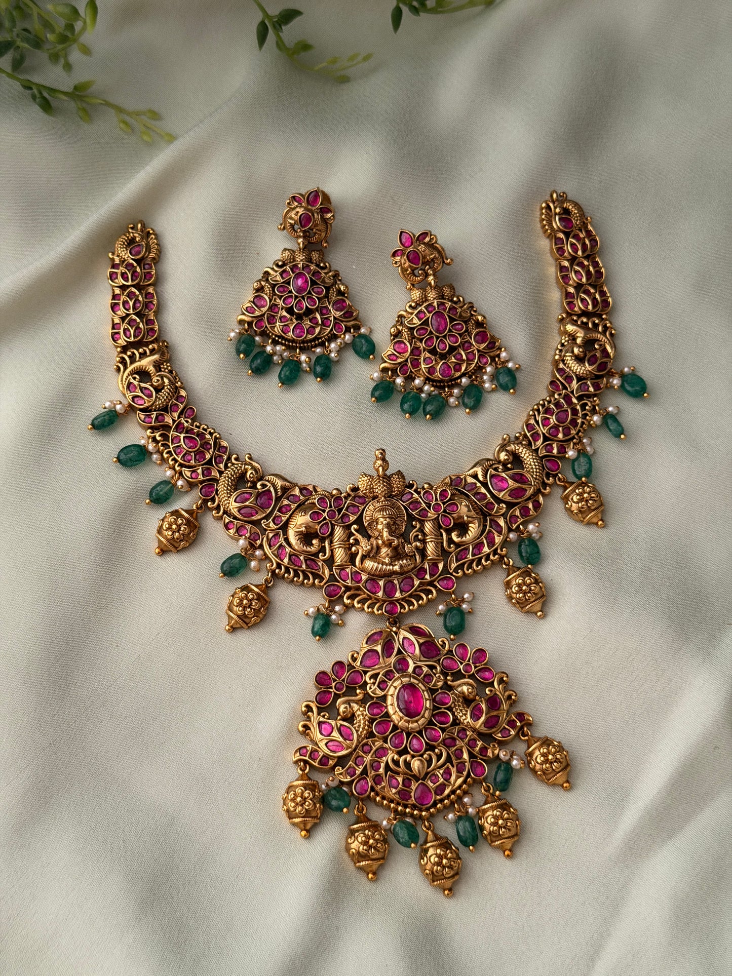 Hradini Jadau Necklace