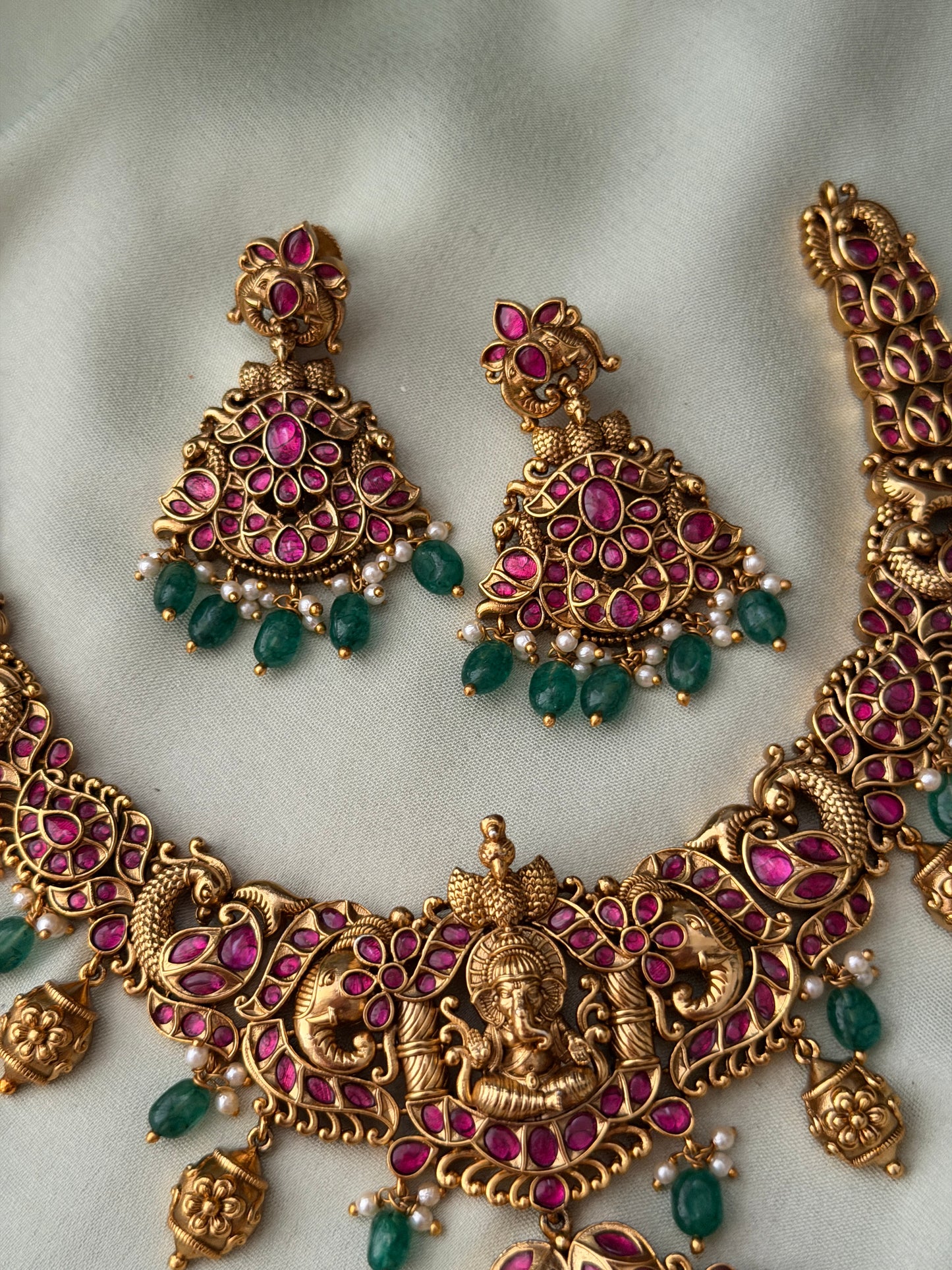 Hradini Jadau Necklace