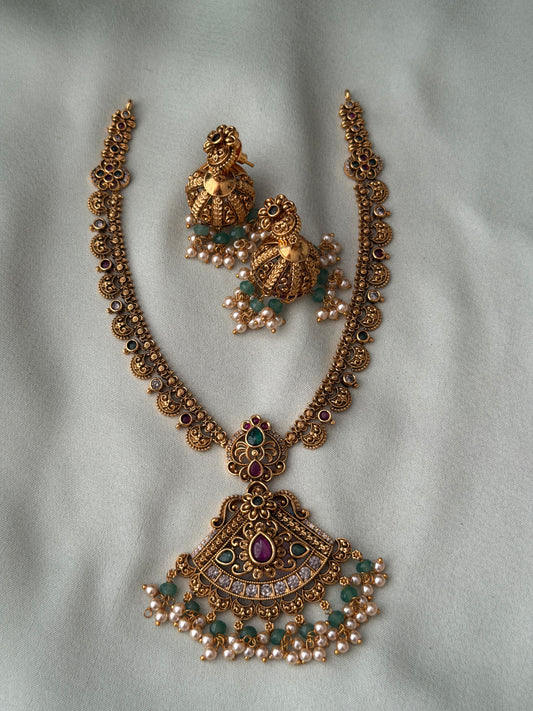 Gunjit Non Idol Necklace