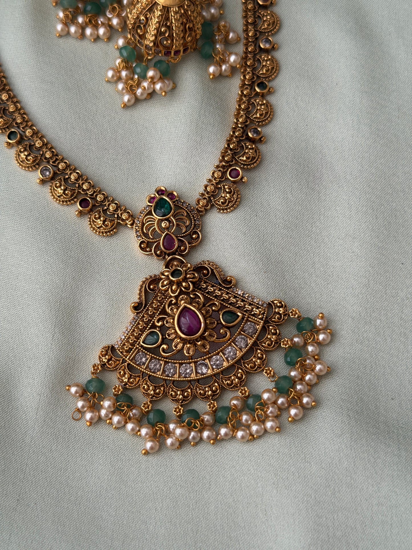 Gunjit Non Idol Necklace