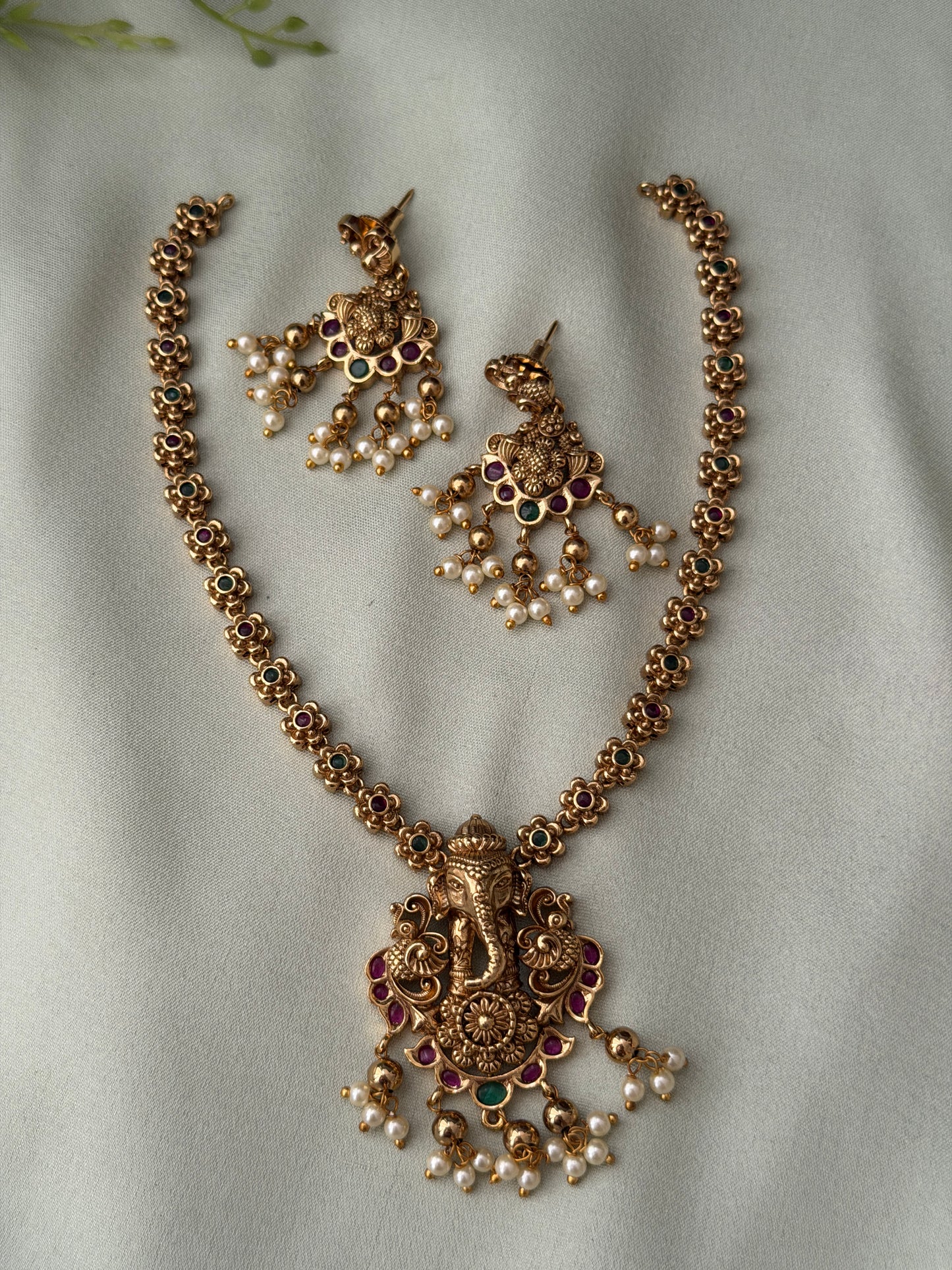 Vinayaka Simple Necklace