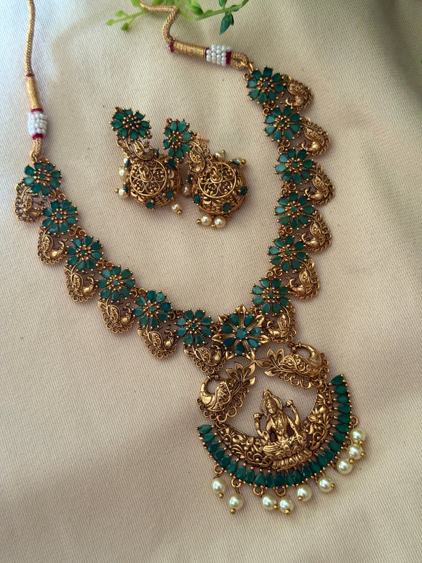 Gauri Floral Necklace