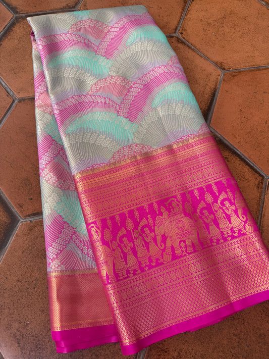Pastels Mazhavil Pattu