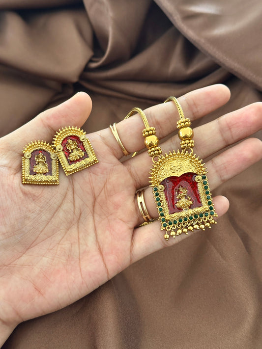 Saumya Devi Pendant Chain Set