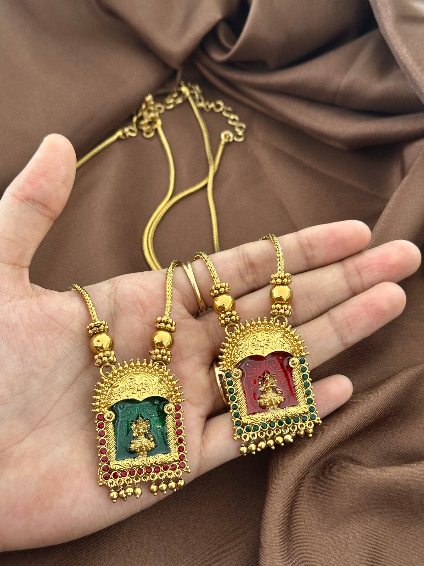 Saumya Devi Pendant Chain Set