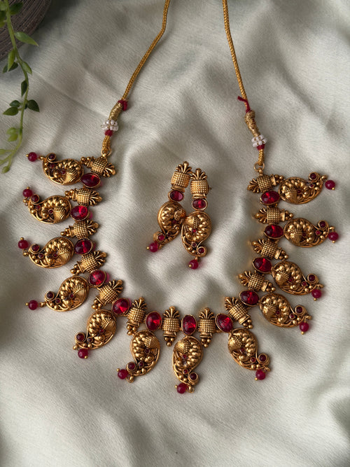 Narika Non Idol Necklace