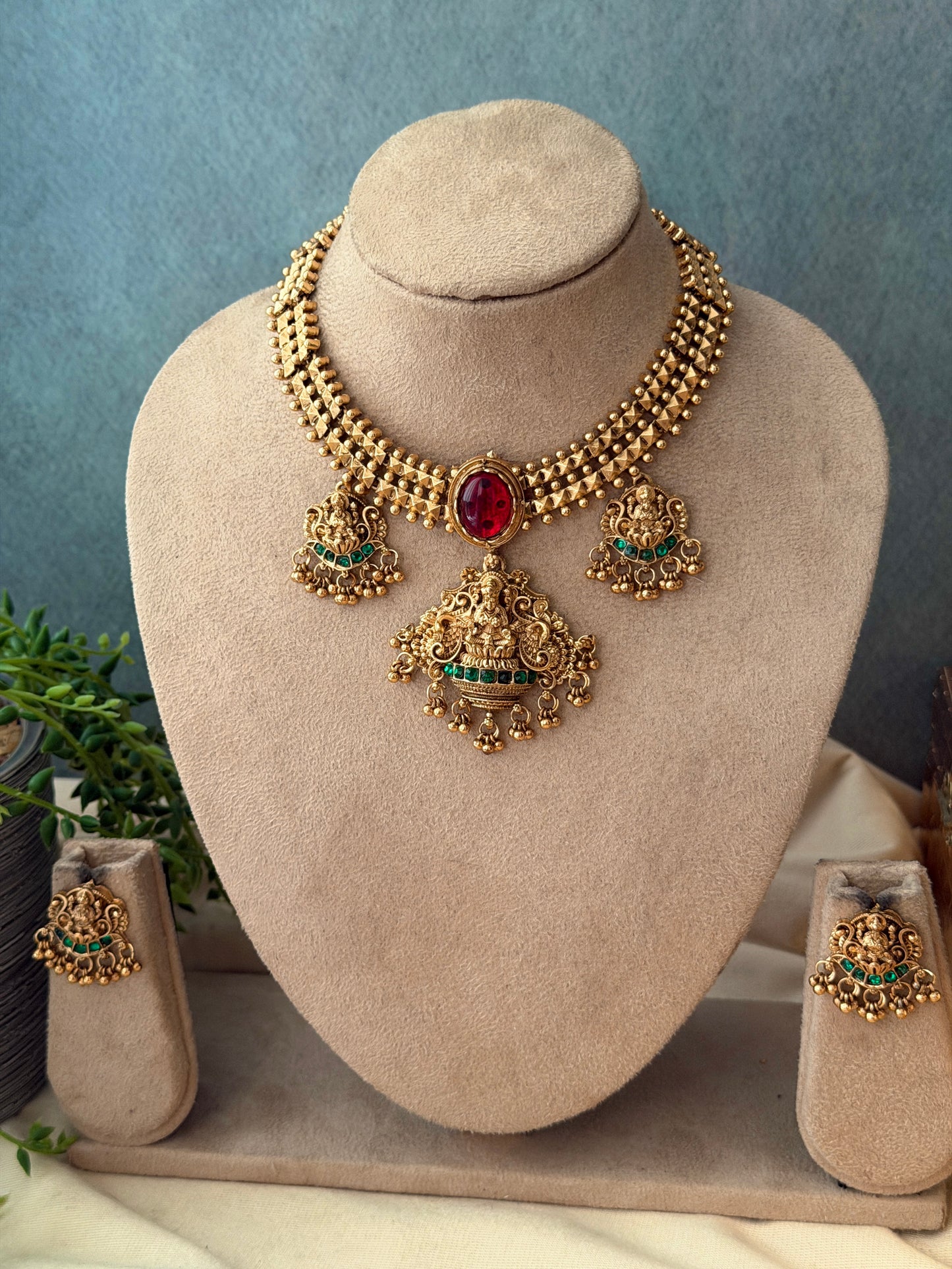 Shylika Tri Pendant Necklace