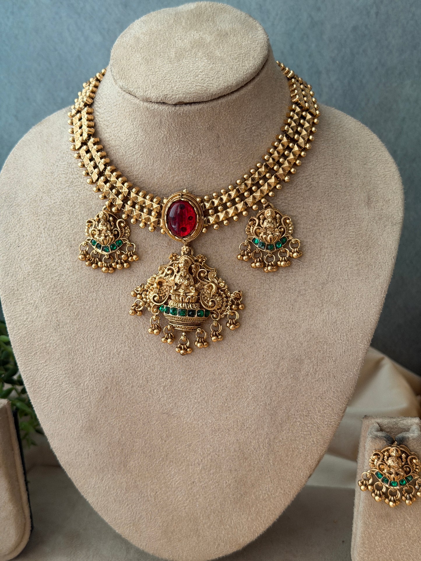 Shylika Tri Pendant Necklace