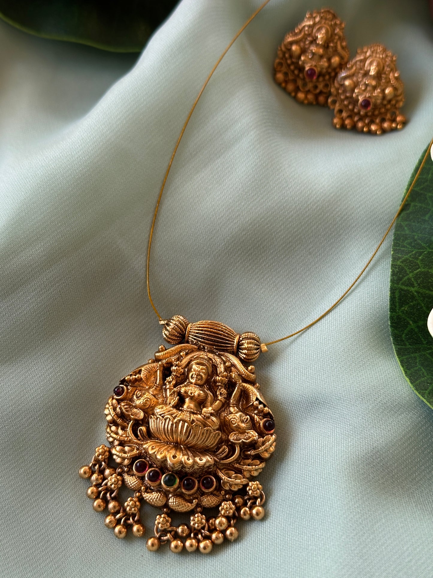 Kamala Devi Invisible Chain set