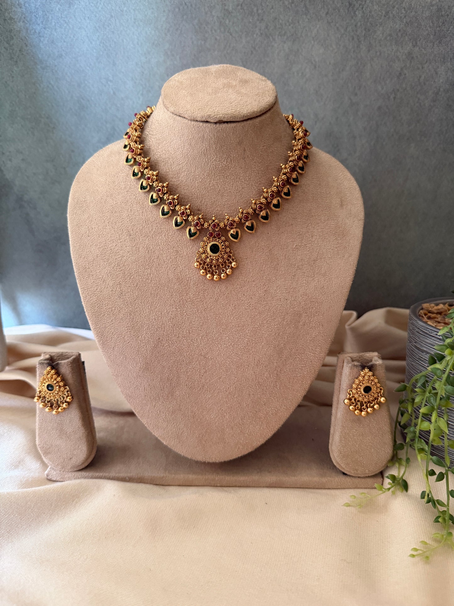 Suma Palakka Necklace